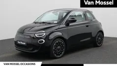 Zwart Gebruikt 2023 Fiat 500e La Prima Hatchback | € 23.900 (Eerlijke prijs)
