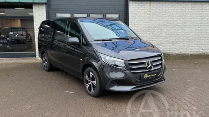 Grijs Gebruikt 2024 Mercedes Vito Van | € 52.950 (Goede deal)