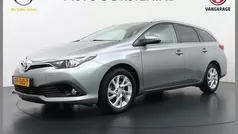 Grijs Gebruikt 2017 Toyota Auris Touring Sports Stationwagen | € 15.895 (Goede deal)