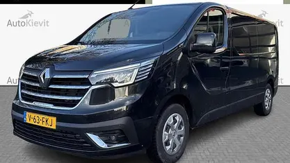 Zwart Gebruikt 2024 Renault Trafic MPV | € 26.950 (Eerlijke prijs)