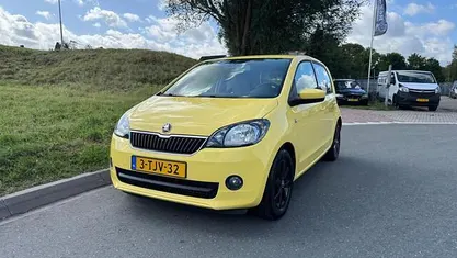Occasion Skoda Citigo Drive 60 PK (44 kW) 2014 Geel Hatchback