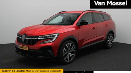 Rood Occasion 2025 Renault Espace Iconic MPV | € 45.435 (Eerlijke prijs)