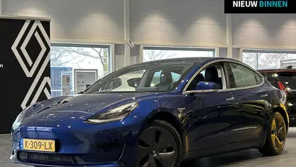 Gebruikt 2020 Tesla Model 3 Standard Range Sedan | € 18.745 (Super prijs)