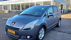 Grijs, metallic lak Gebruikt 2012 Peugeot 5008 MPV | € 4.950 (Eerlijke prijs)