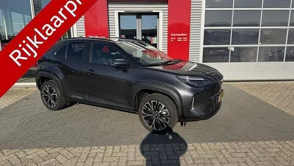 Occasion Toyota Yaris Cross Executive 131 PK (96 kW) 2025 Grijs SUV