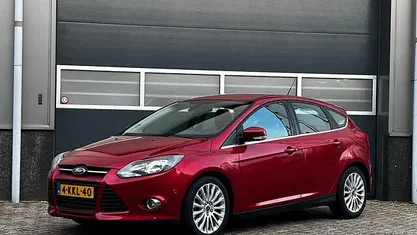 Rood Gebruikt 2013 Ford Focus Titanium Hatchback | € 4.950 (Eerlijke prijs)