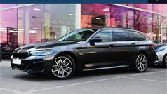 Sophistograu brillianteffect Gebruikt 2023 BMW 530e Executive Stationwagen | € 43.750 (Eerlijke prijs)