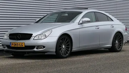 Grijs Gebruikt 2005 Mercedes CLS500 Sedan | € 11.940 (Eerlijke prijs)