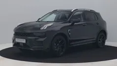 Zwart, metallic lak Gebruikt 2023 Lynk & Co 01 SUV | € 27.900 (Eerlijke prijs)