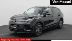 Zwart Gebruikt 2024 VW Tiguan Pro SUV | € 40.700 (Eerlijke prijs)