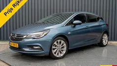 Blauw Gebruikt 2017 Opel Astra Innovation Hatchback | € 11.450 (Eerlijke prijs)