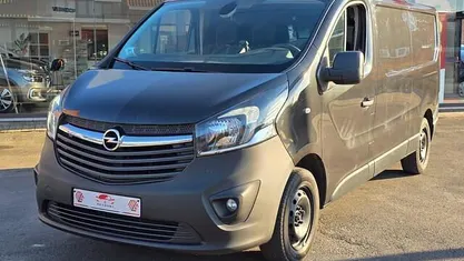 Zwart Occasion 2019 Opel Vivaro MPV | € 9.900 (Eerlijke prijs)