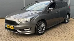 Grijs Gebruikt 2018 Ford Focus ST-Line Stationwagen | € 9.950 (Super prijs)