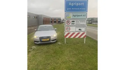 Grijs Gebruikt 2015 Audi A3 Attraction Sedan | € 11.950 (Eerlijke prijs)