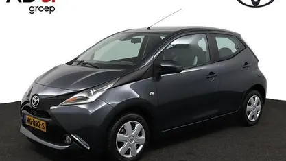 Occasion 2015 Toyota Aygo X-play Hatchback | € 8.950 (Eerlijke prijs)