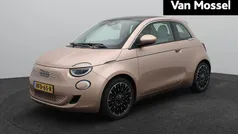 Gebruikt 2022 Fiat 500e La Prima Hatchback | € 18.940 (Eerlijke prijs)