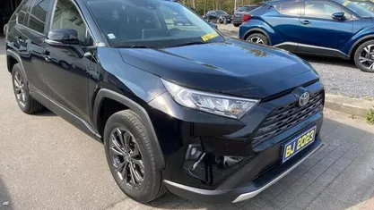 Zwart Occasion 2023 Toyota RAV4 Plus SUV | € 35.900 (Super prijs)