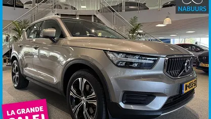 Grijs Gebruikt 2022 Volvo XC40 Inscription SUV | € 26.450 (Goede deal)