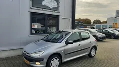 Gebruikt 2002 Peugeot 206 Hatchback | € 1.250 (Eerlijke prijs)