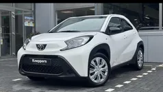Wit Gebruikt 2024 Toyota Aygo Business Edition Hatchback | € 17.950 (Eerlijke prijs)