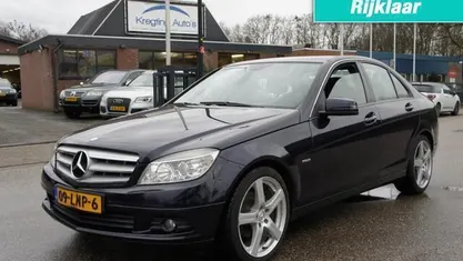 Blauw, metallic lak Occasion 2010 Mercedes C180 Sedan | € 4.950 (Eerlijke prijs)