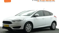 Wit Occasion 2018 Ford Focus Trend Hatchback | € 9.900 (Super prijs)