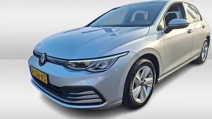 Occasion 2022 VW Golf VIII Life Hatchback | € 19.950 (Eerlijke prijs)