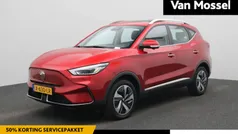 Rood Gebruikt 2023 MG ZS Luxury Sedan | € 22.995 (Eerlijke prijs)