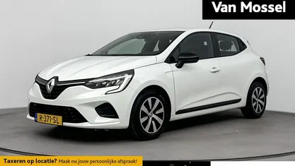 Wit Occasion 2022 Renault Clio V Equilibre Hatchback | € 14.435 (Eerlijke prijs)