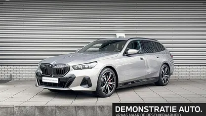 Oxidgrau metallic (c4a) (grijs metallic) Gebruikt 2025 BMW i5 M Sport Sedan | € 67.900 (Goede deal)
