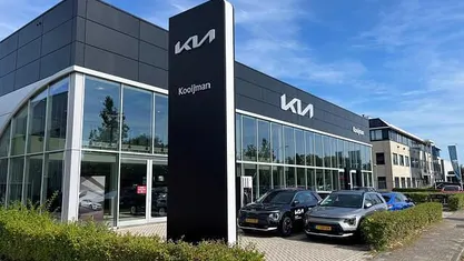 Blauw Gebruikt 2022 Kia Stonic SUV | € 17.900 (Goede deal)