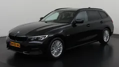 Zwart Gebruikt 2022 BMW 330e Sport Line Stationwagen | € 30.895 (Goede deal)