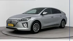 Gebruikt 2020 Hyundai Ioniq Premium Sedan | € 16.700 (Eerlijke prijs)