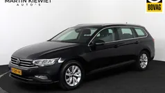 Zwart, metallic lak Gebruikt 2022 VW Passat Business Stationwagen | € 22.950 (Goede deal)