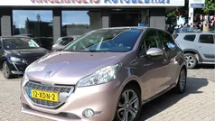 Grijs Gebruikt 2012 Peugeot 208 Allure Hatchback | € 5.700 (Eerlijke prijs)