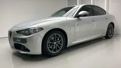 Grijs Gebruikt 2017 Alfa Romeo Giulia Sedan | € 19.950 (Eerlijke prijs)