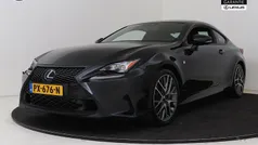 Graphite black metallic (donker zwart metallic) Gebruikt 2017 Lexus RC300h Sport Line Coupé | € 35.450 (Eerlijke prijs)