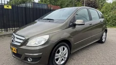 Bruin, metallic lak Gebruikt 2011 Mercedes B160 Business MPV | € 5.950 (Eerlijke prijs)