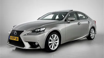 Grijs Gebruikt 2013 Lexus IS300h Luxury Line Sedan | € 22.450 (Iets duurder)