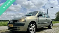 Bruin Gebruikt 2002 Renault Clio II Expression Hatchback | € 1.250 (Eerlijke prijs)