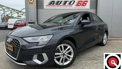 Grijs Gebruikt 2023 Audi A3 Comfort Sedan | € 30.995 (Goede deal)