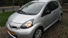 Grijs Gebruikt 2012 Toyota Aygo Hatchback | € 5.450 (Eerlijke prijs)