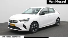 Wit Gebruikt 2023 Opel Corsa-e Elegance Hatchback | € 20.940 (Eerlijke prijs)