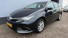 Grijs Gebruikt 2016 Toyota Auris Hatchback | € 12.950 (Goede deal)