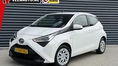 Wit Gebruikt 2020 Toyota Aygo X-play Hatchback | € 11.945 (Eerlijke prijs)