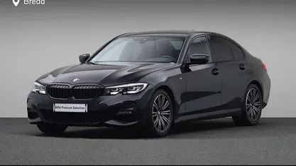 Zwart Occasion 2021 BMW 320e Executive Sedan | € 31.880 (Eerlijke prijs)