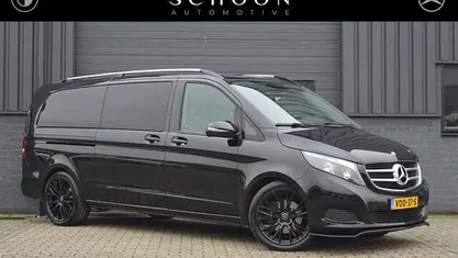 Zwart (metallic) Gebruikt 2018 Mercedes V220 MPV | € 32.950 (Super prijs)