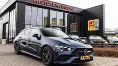 Blauw, metallic lak Gebruikt 2022 Mercedes CLA180 Shooting Brake AMG line Stationwagen | € 33.250 (Eerlijke prijs)