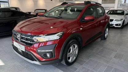 Rood Gebruikt 2021 Dacia Sandero Hatchback | € 11.450 (Goede deal)