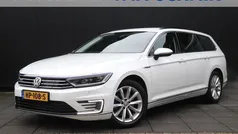 Wit Gebruikt 2015 VW Passat Highline Stationwagen | € 18.450 (Eerlijke prijs)